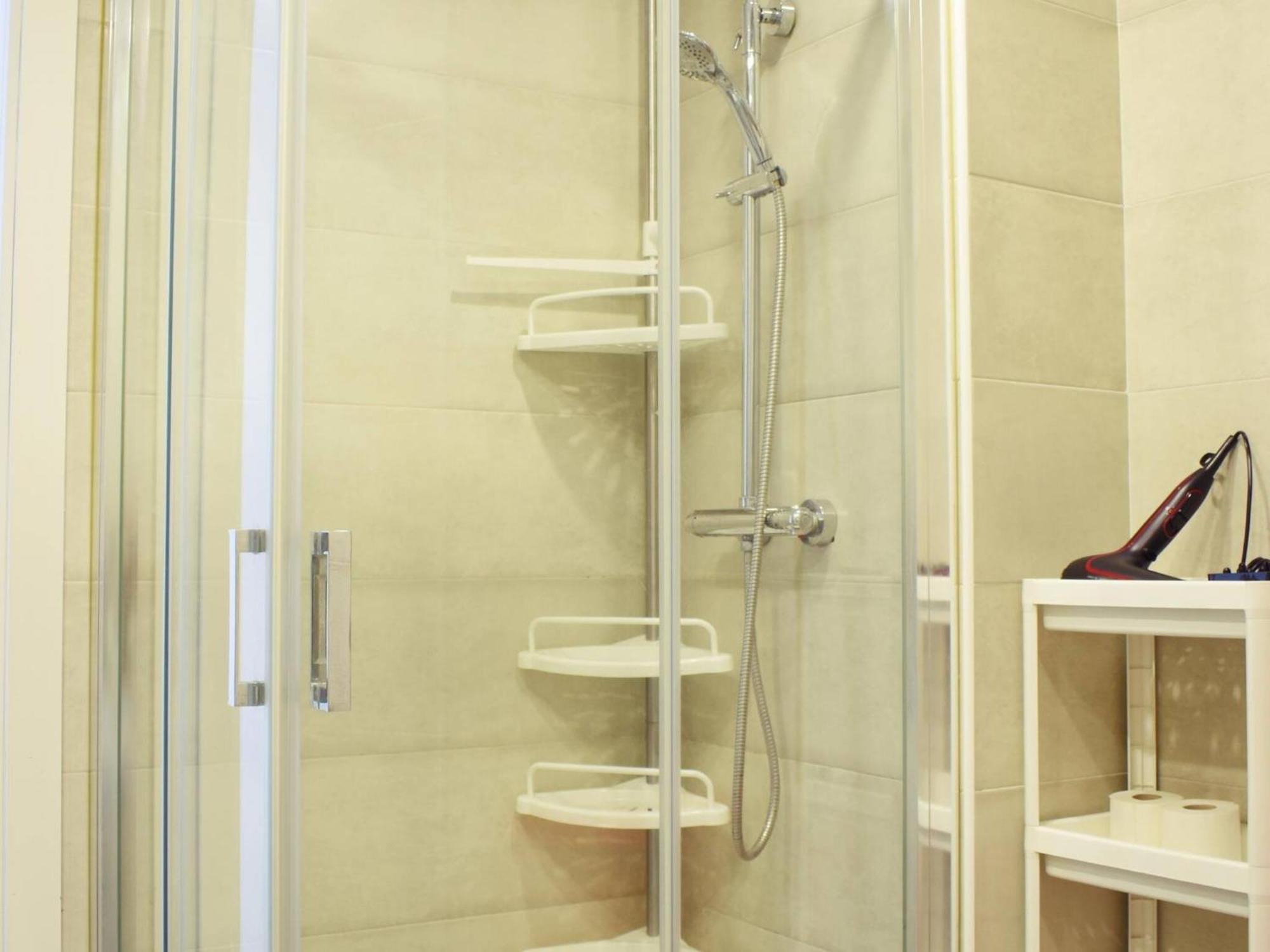 Apartamento Luminoso Estudio En Castillo Santa Clara *
